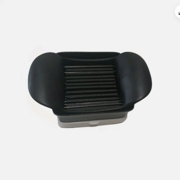 “Pampered Chef Quick Slice #1181 Vegetable & Fruit Slicer – Cuts Easy ¼″ Slices” - Picture 3 of 4